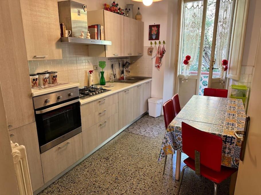 Appartamento Vicino Al Centro Pistoia Exteriör bild